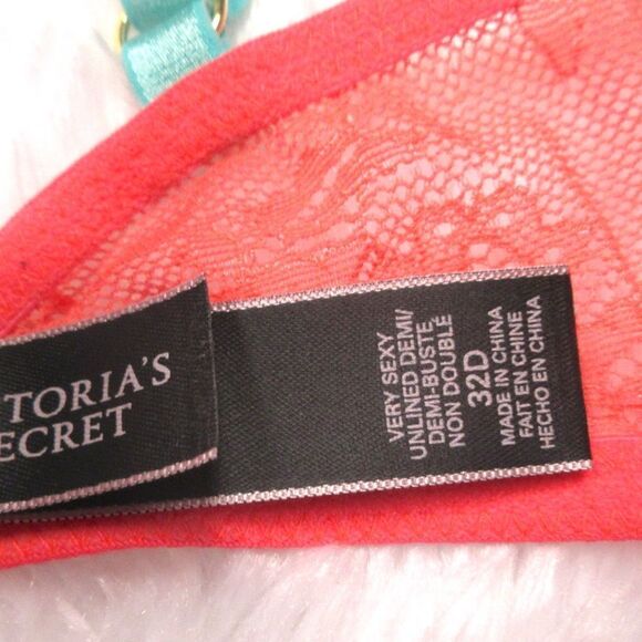 Victoria’s Secret Very Sexy Unlined Demi Bra - Picture 8 of 8